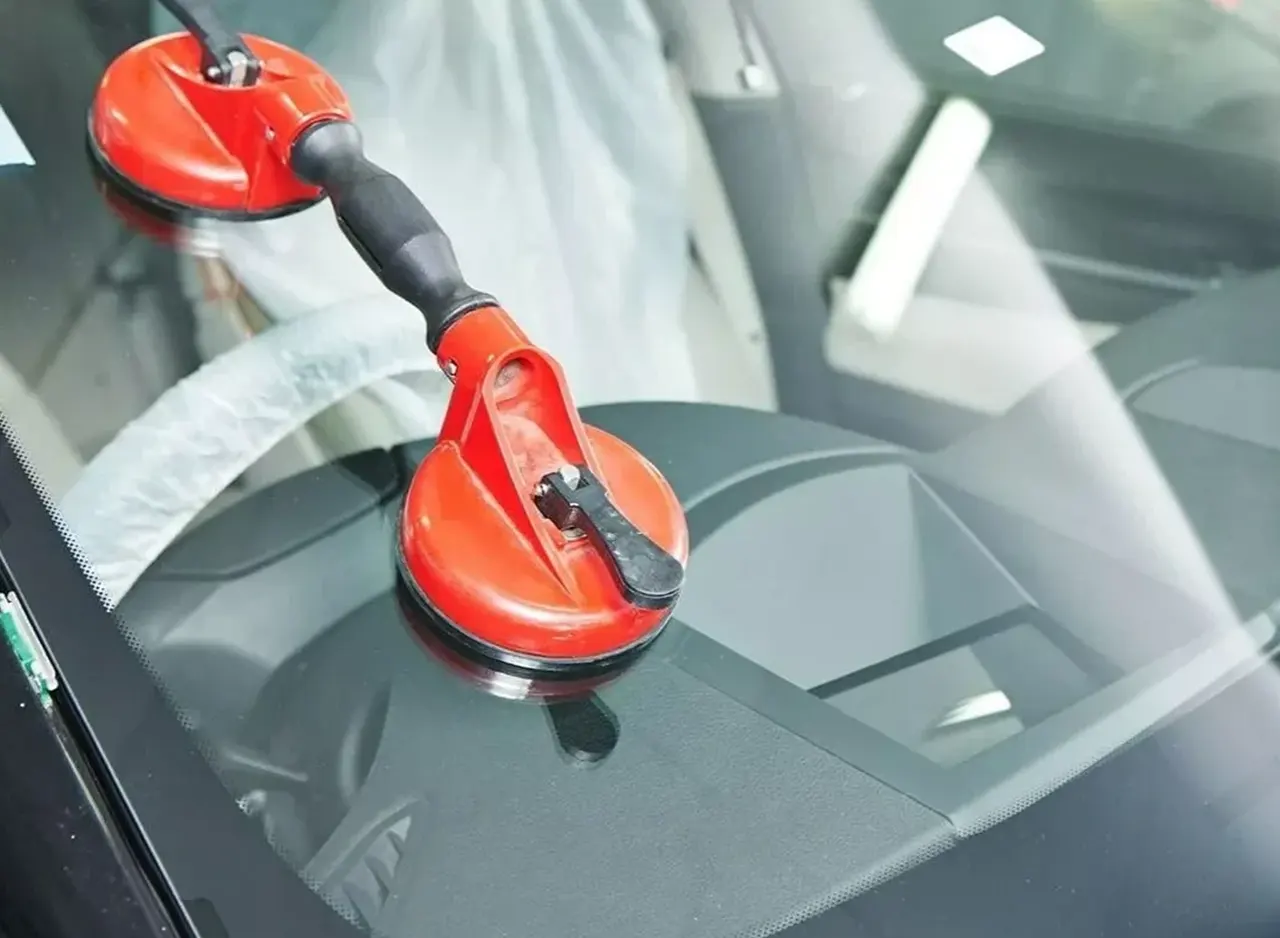 Замена стёкол в Авто-Дoк